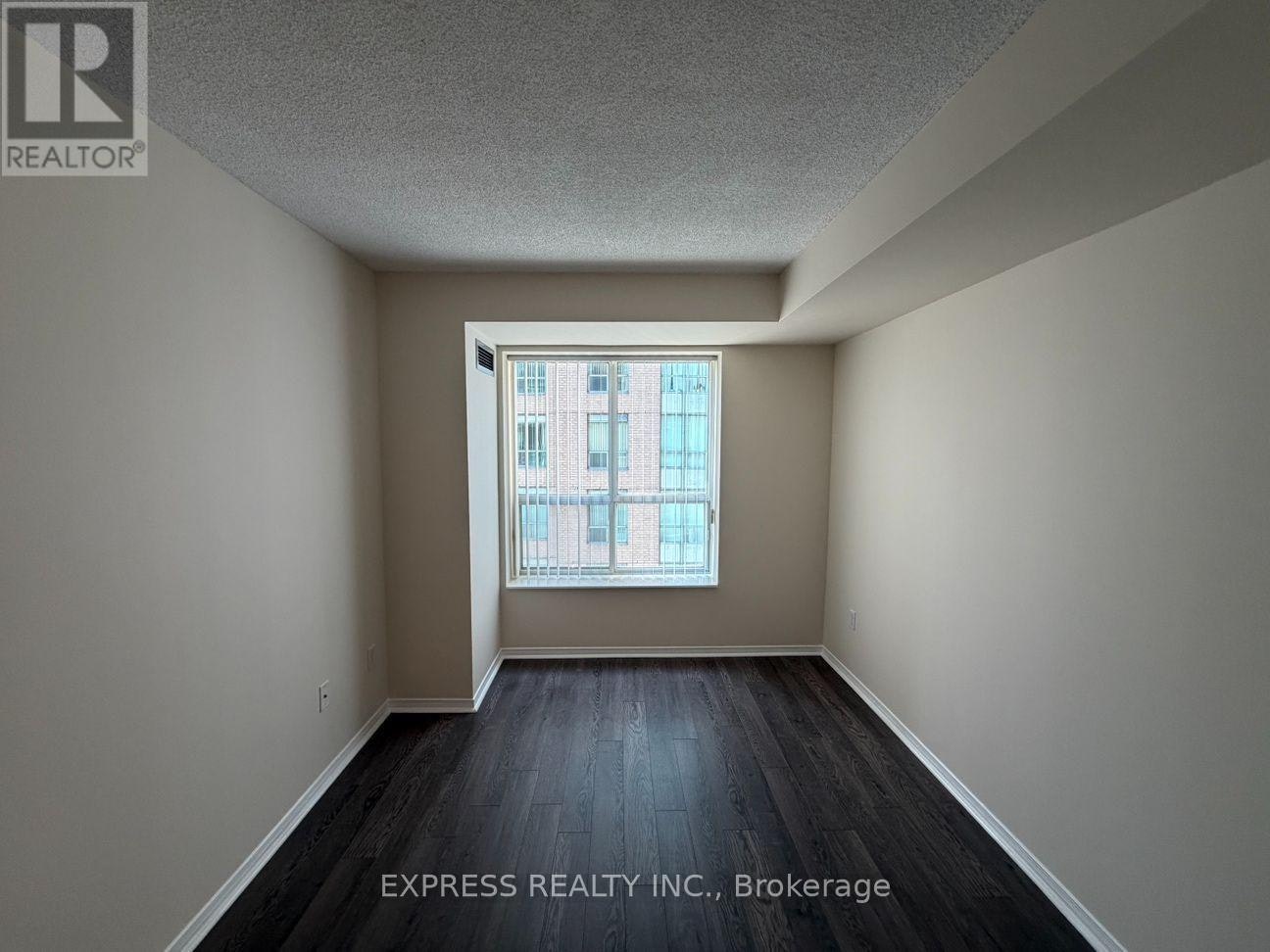 715-39 Pemberton Avenue, Toronto, ON, M2M 4L6 - 9