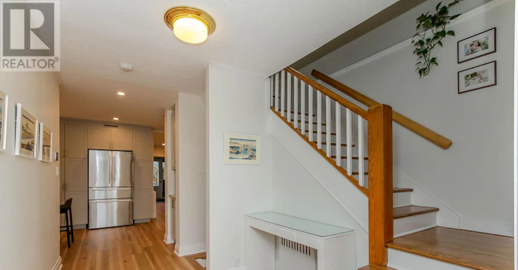 220 Cowley Avenue, Ottawa, ON, K1Y 0G9 - 3