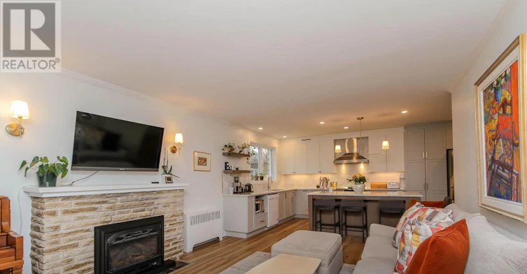 220 Cowley Avenue, Ottawa, ON, K1Y 0G9 - 4