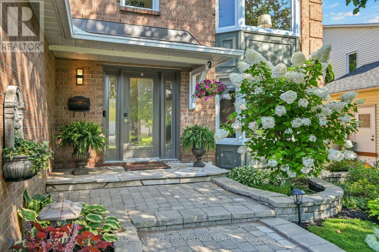 605 Brookridge Crescent, Ottawa, ON, K4A 1Z6