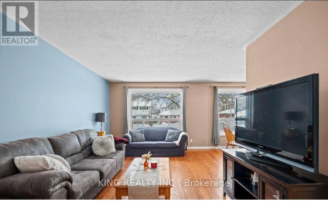 MAIN-255 Woodward Avenue, Smith-Ennismore-Lakefield, ON, K9L 1K1 - 2