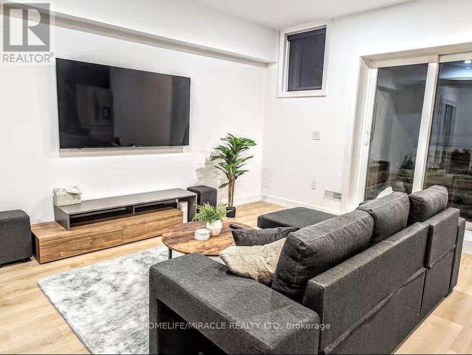 100 Macdonald Street, Toronto, ON, M8V 1Y4 - 9
