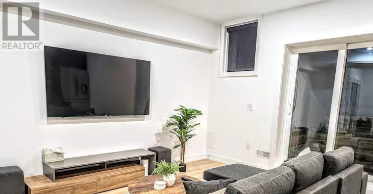 100 Macdonald Street, Toronto, ON, M8V 1Y4 - 9