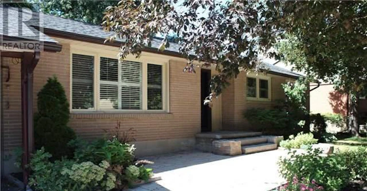 308 Maple Street, Newmarket, ON, L3Y 3K4 - 2