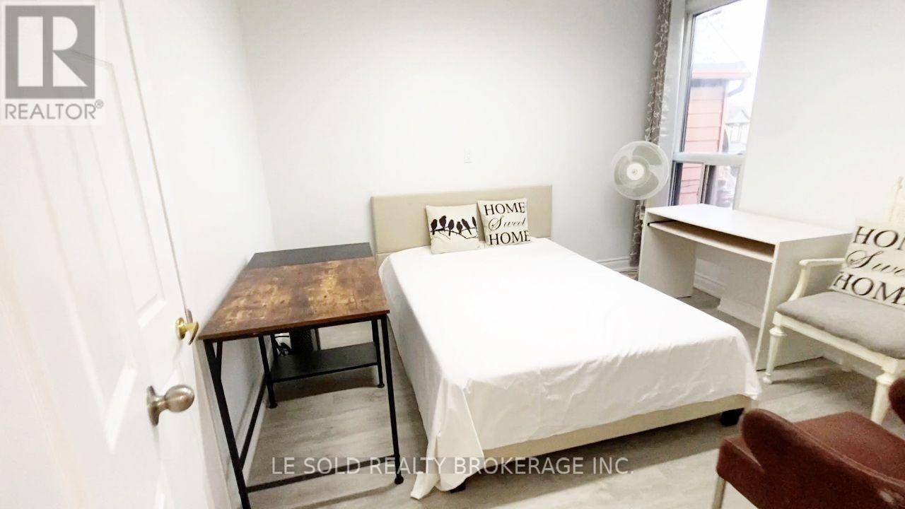 ROOM 201-81 Hallam Street, Toronto, ON, M6H 1W7 - 6