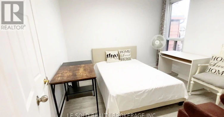 ROOM 201-81 Hallam Street, Toronto, ON, M6H 1W7 - 6