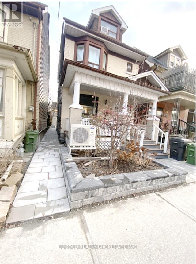 ROOM 201-81 Hallam Street, Toronto, ON, M6H 1W7