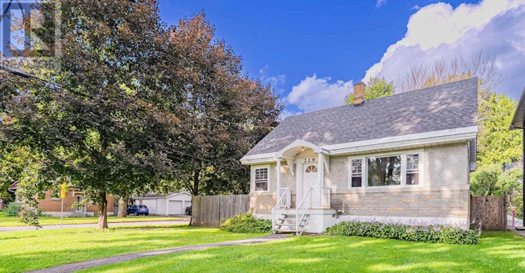 229 Daniel Avenue, Ottawa, ON, K1Y 0C7 - 2