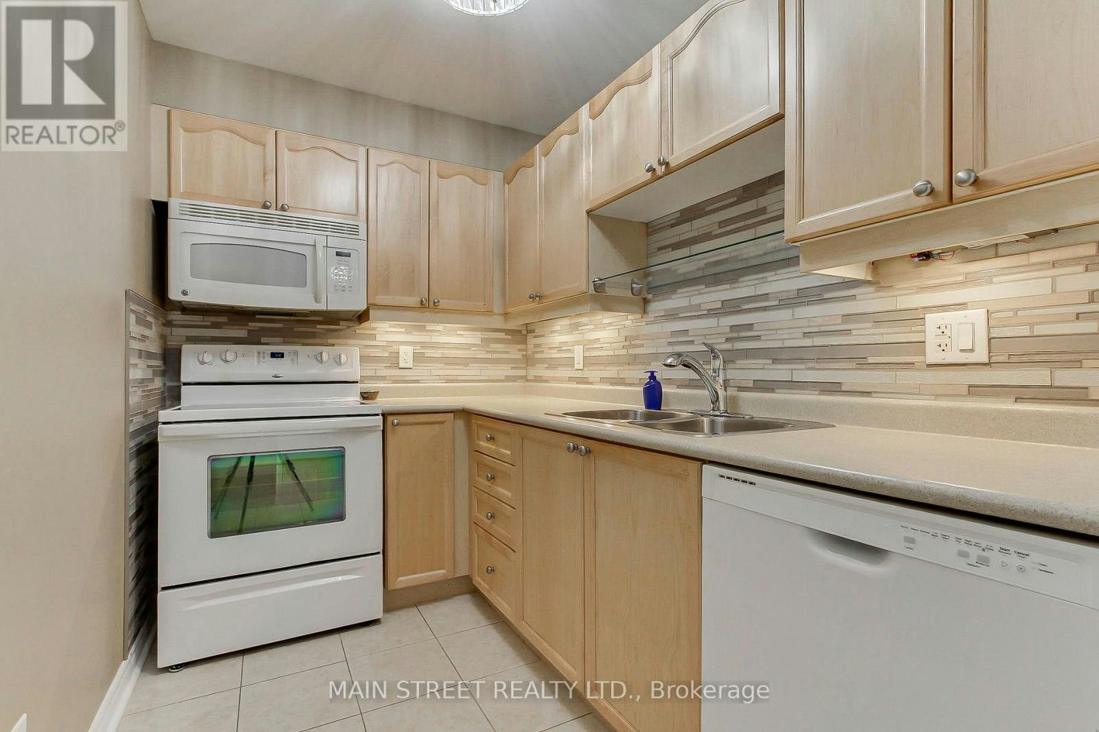305-500 Mapleview Drive W, Barrie, ON, L4N 6C3 - 9