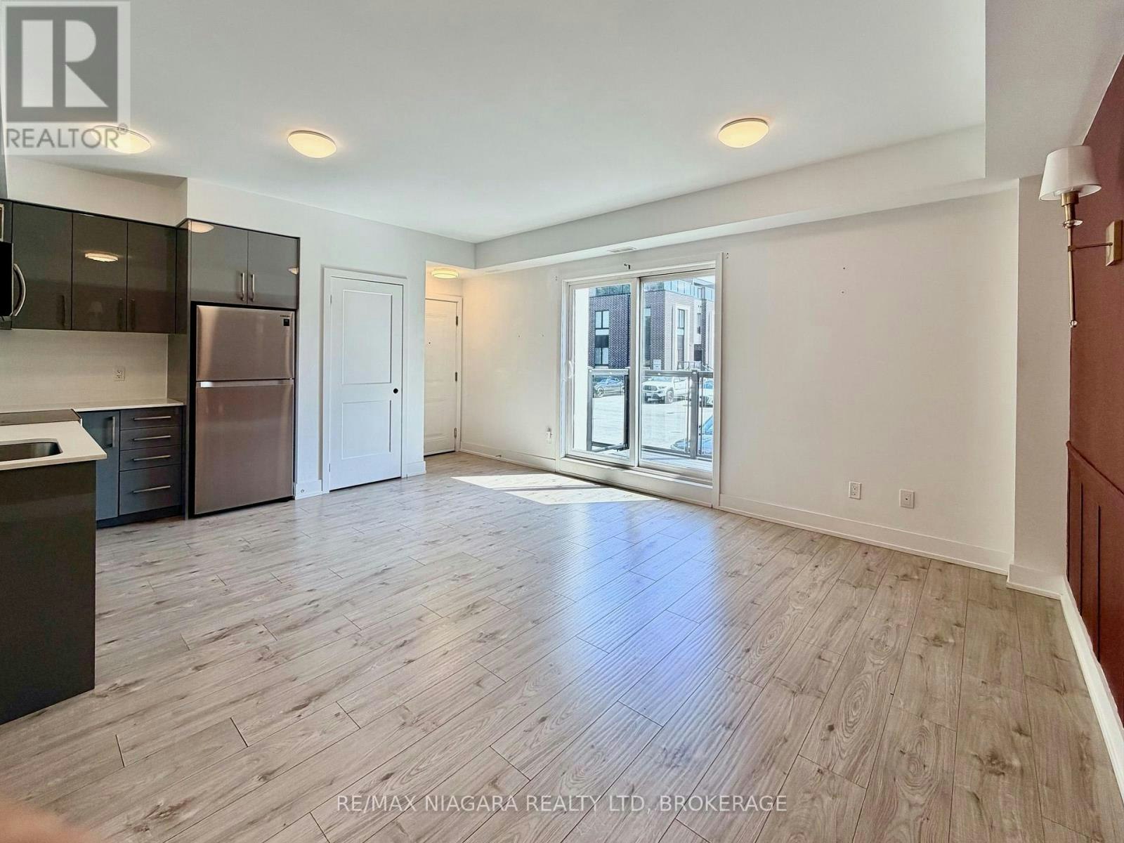 6065 Mcleod Road, Niagara Falls, ON, L2G 0Z7 - 3
