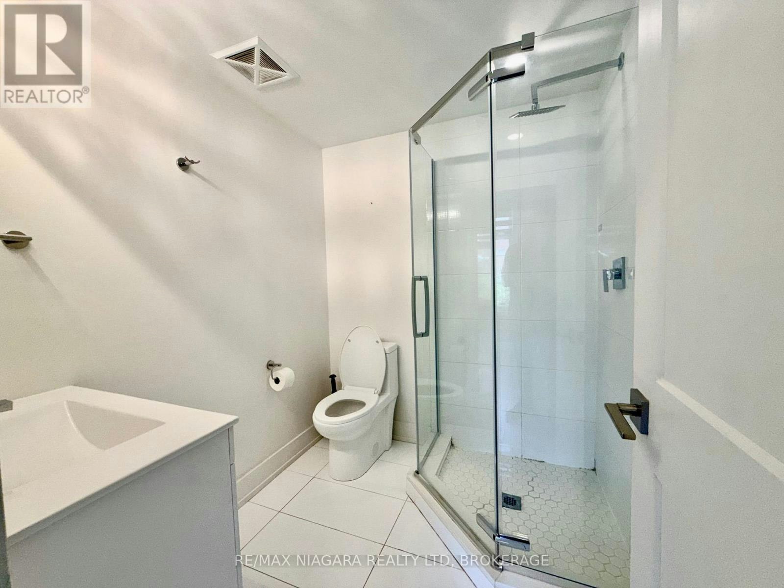 6065 Mcleod Road, Niagara Falls, ON, L2G 0Z7 - 5