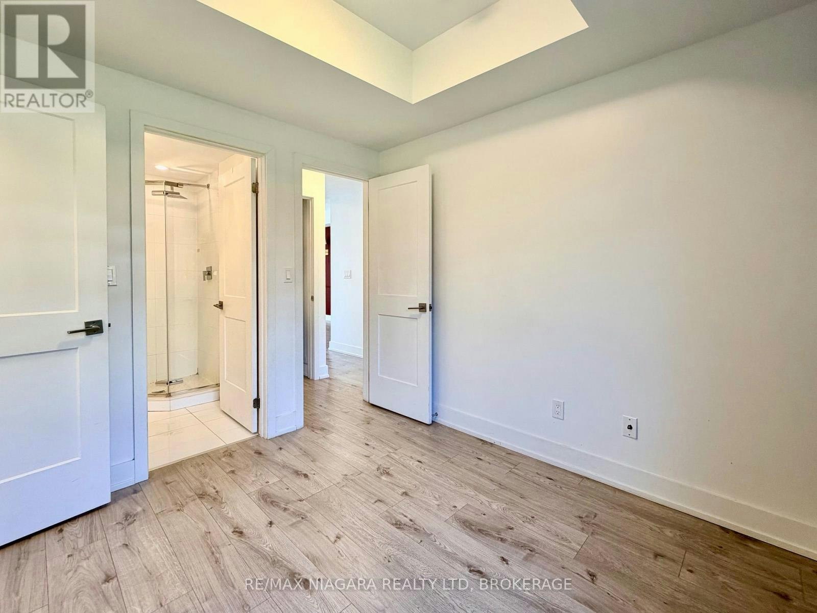 6065 Mcleod Road, Niagara Falls, ON, L2G 0Z7 - 9