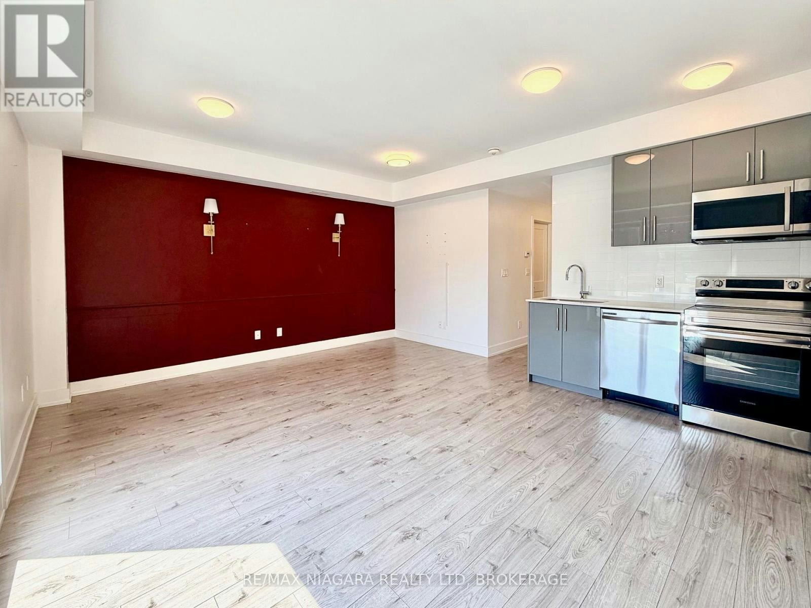6065 Mcleod Road, Niagara Falls, ON, L2G 0Z7 - 2