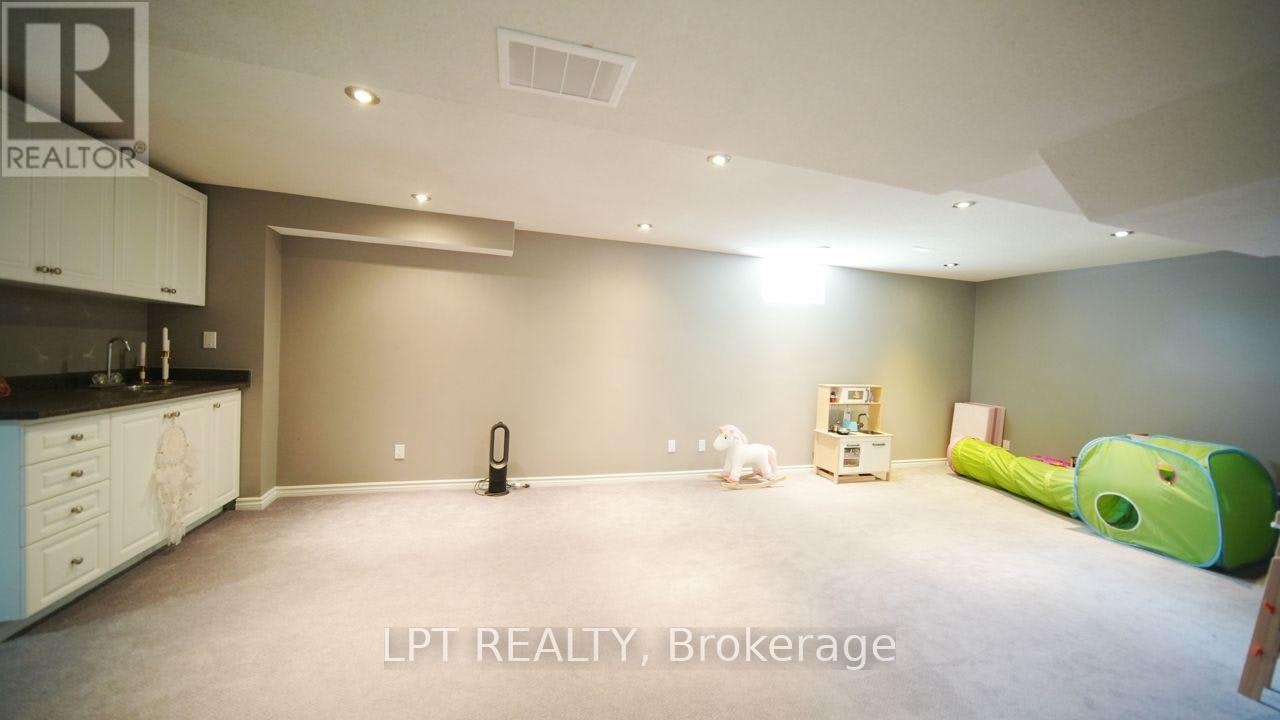37 Laser Court, Richmond Hill, ON, L4B 1S1 - 26