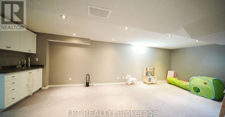 37 Laser Court, Richmond Hill, ON, L4B 1S1 - 26