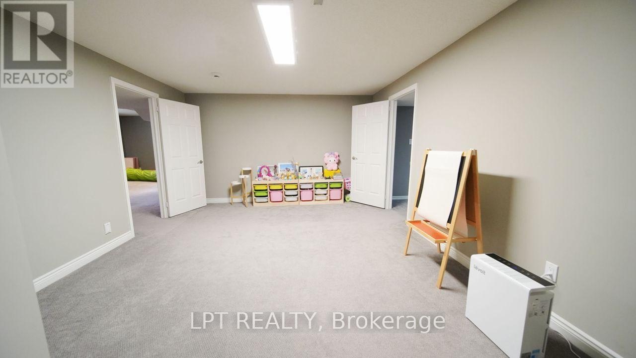 37 Laser Court, Richmond Hill, ON, L4B 1S1 - 27