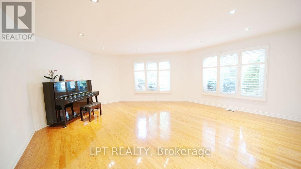 37 Laser Court, Richmond Hill, ON, L4B 1S1 - 8