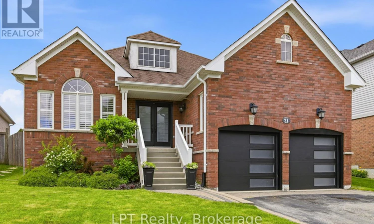 71 Laprade Square