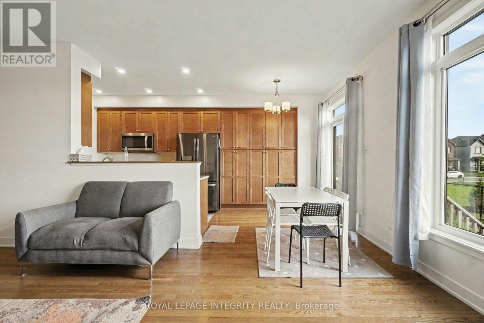 226 Monticello Avenue, Ottawa, ON, K2S 2R7 - 6