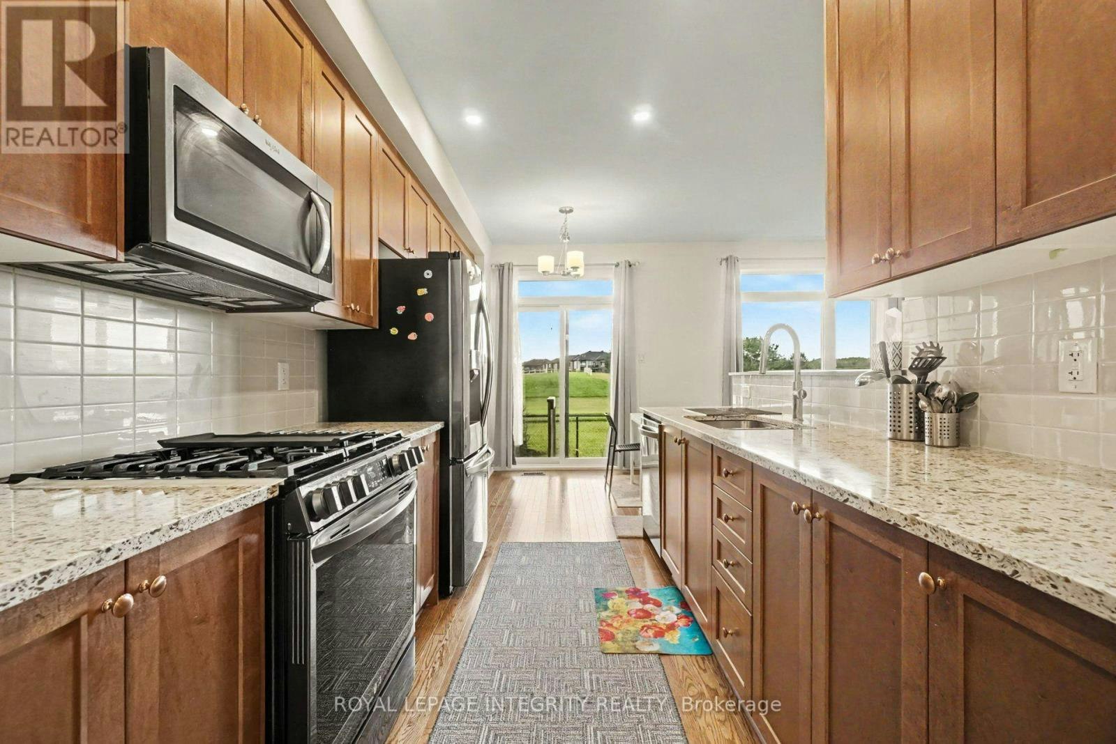 226 Monticello Avenue, Ottawa, ON, K2S 2R7 - 12