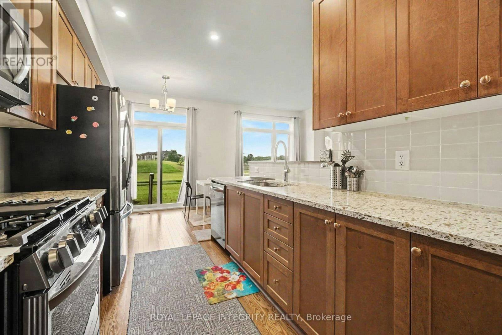 226 Monticello Avenue, Ottawa, ON, K2S 2R7 - 10
