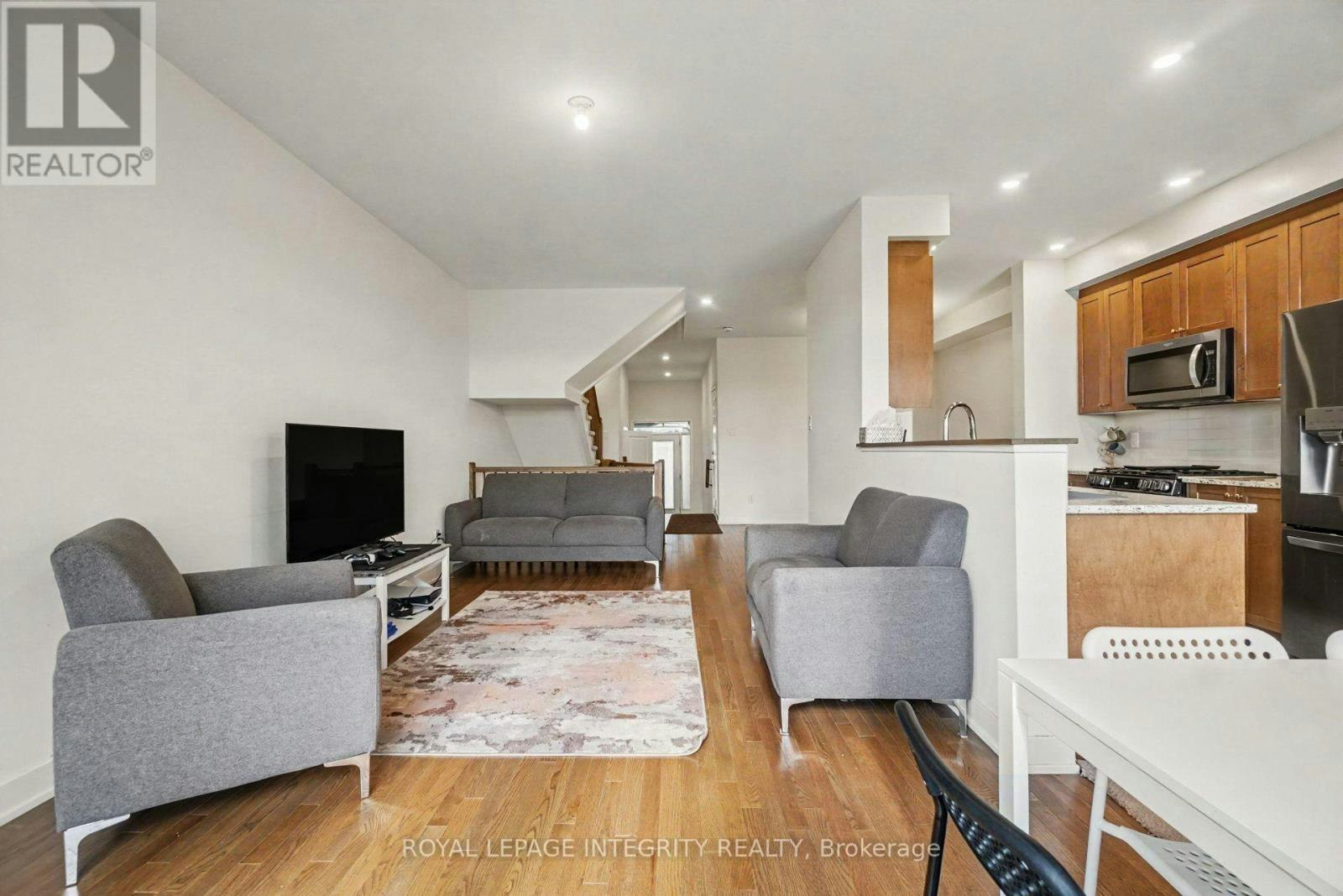 226 Monticello Avenue, Ottawa, ON, K2S 2R7 - 5