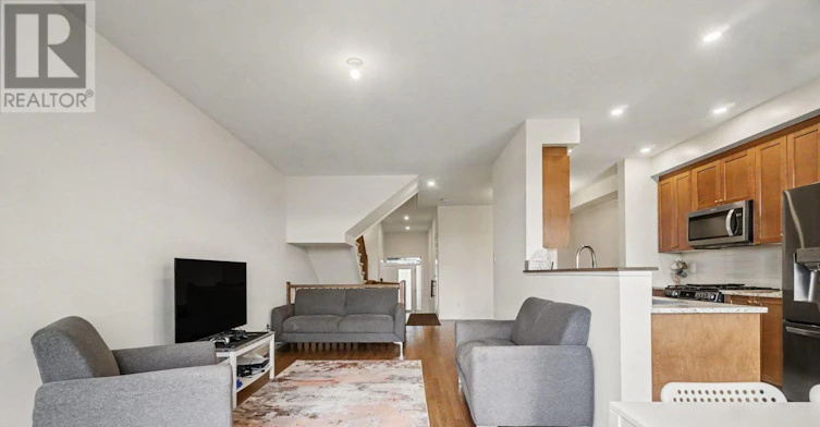 226 Monticello Avenue, Ottawa, ON, K2S 2R7 - 5