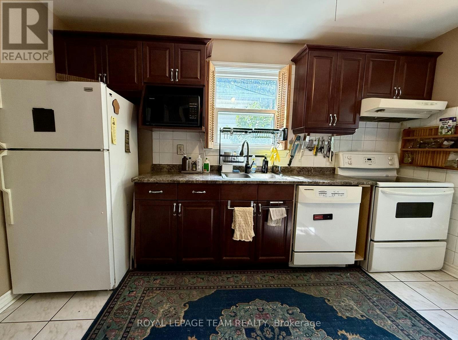 881 Smyth Road, Ottawa, ON, K1G 1P4 - 5