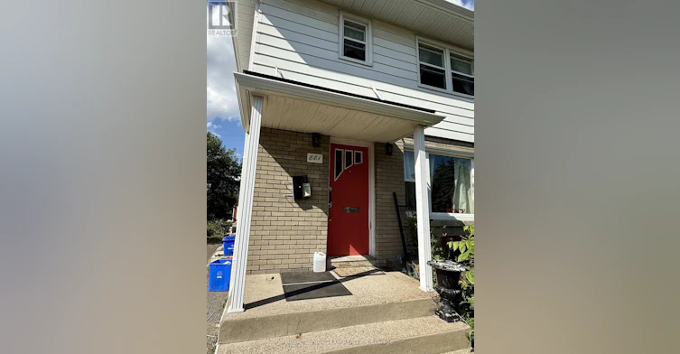 881 Smyth Road, Ottawa, ON, K1G 1P4