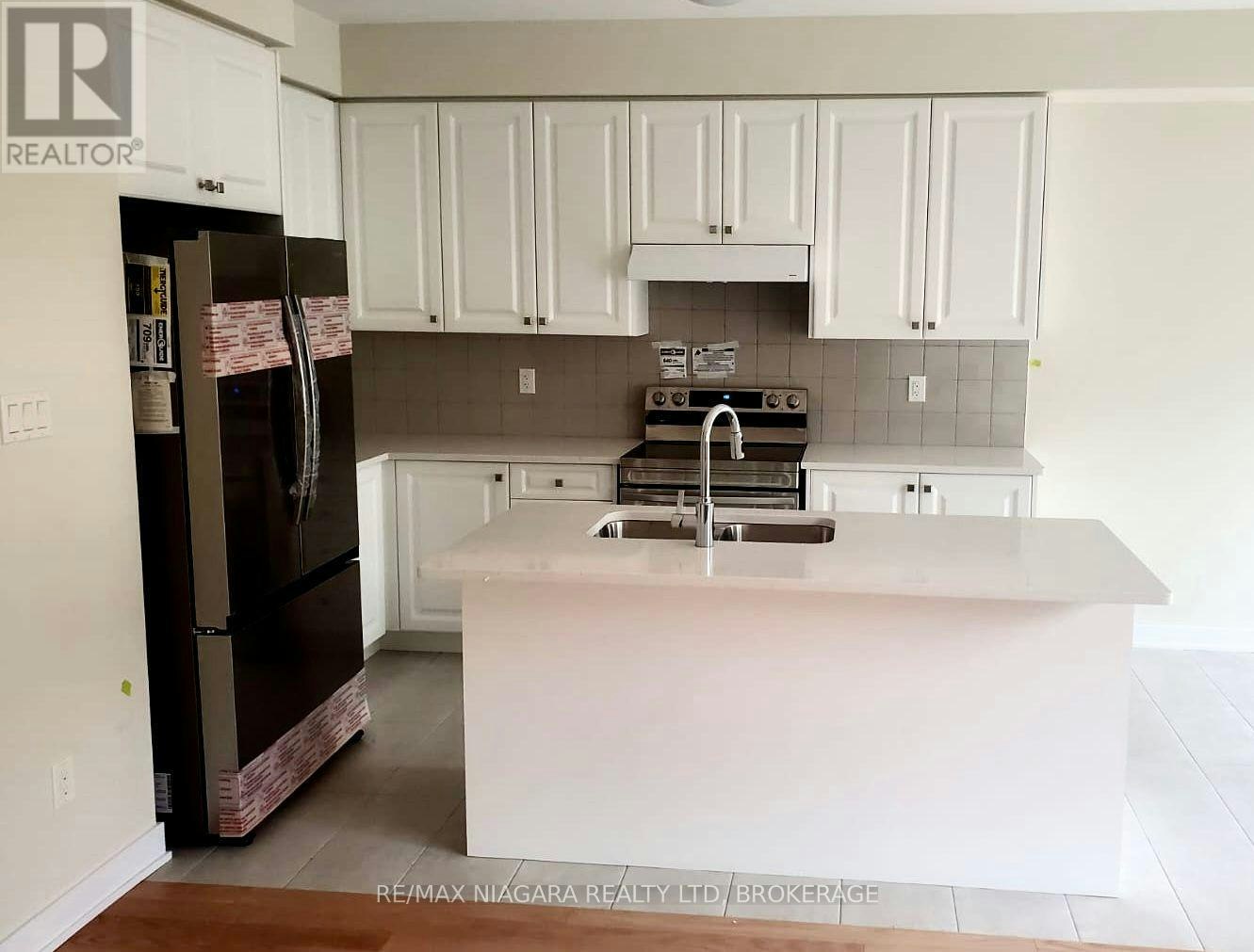 UPPER-21 Keelson Street, Welland, ON, L3B 0M2 - 2