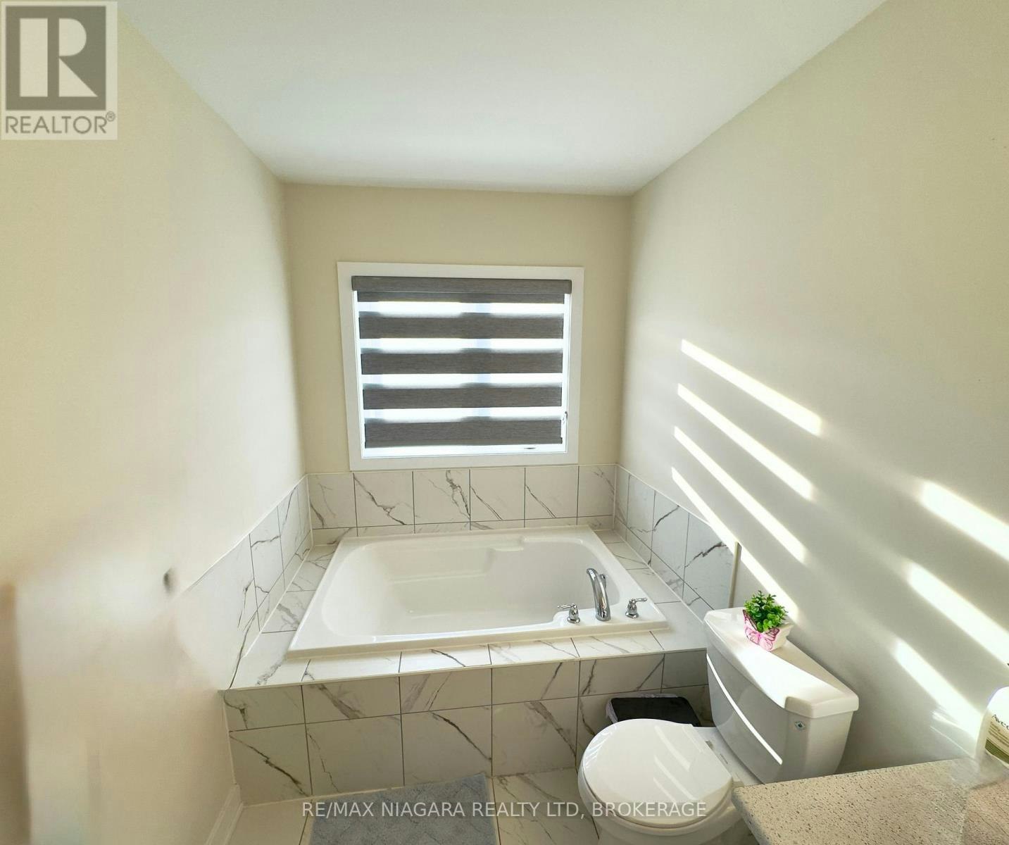 UPPER-21 Keelson Street, Welland, ON, L3B 0M2 - 7