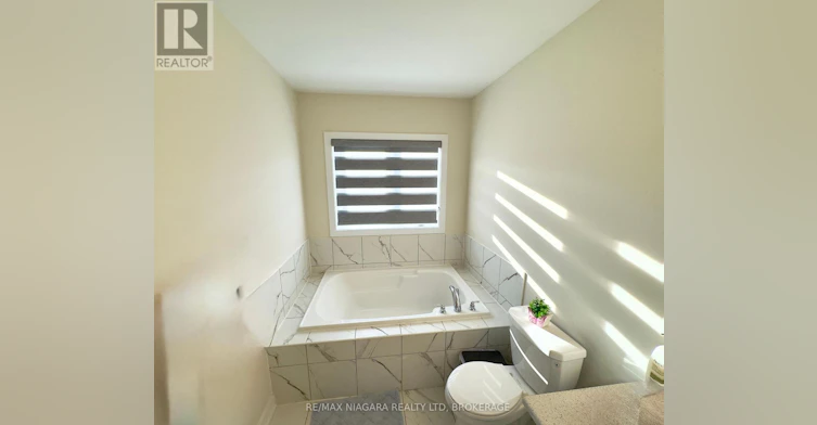 UPPER-21 Keelson Street, Welland, ON, L3B 0M2 - 7