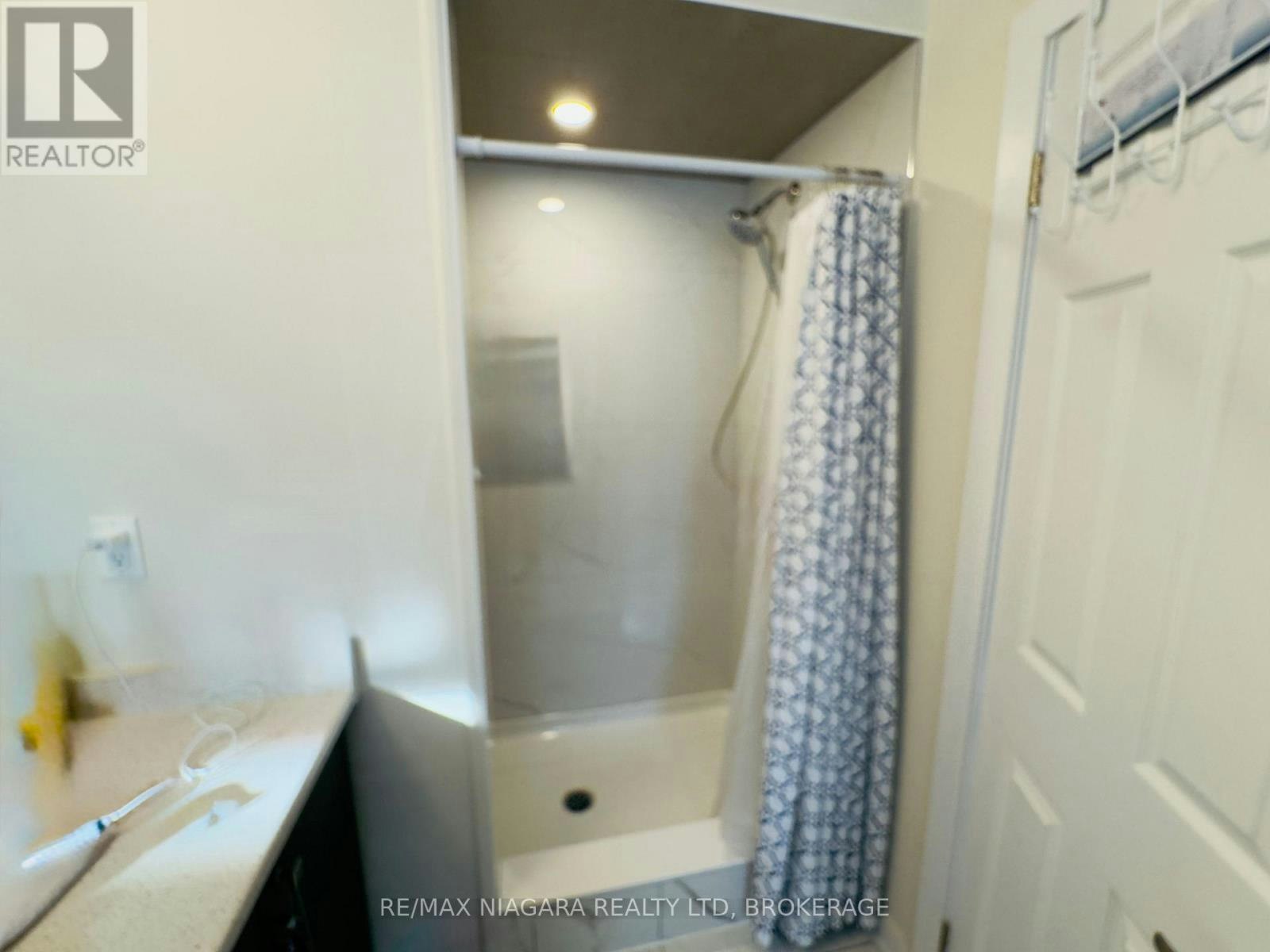 UPPER-21 Keelson Street, Welland, ON, L3B 0M2 - 6