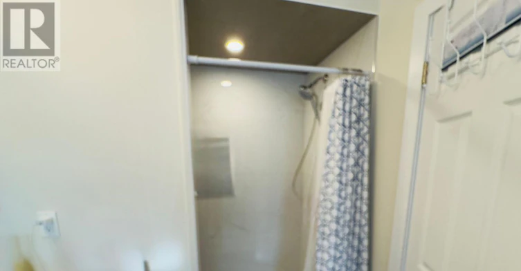 UPPER-21 Keelson Street, Welland, ON, L3B 0M2 - 6