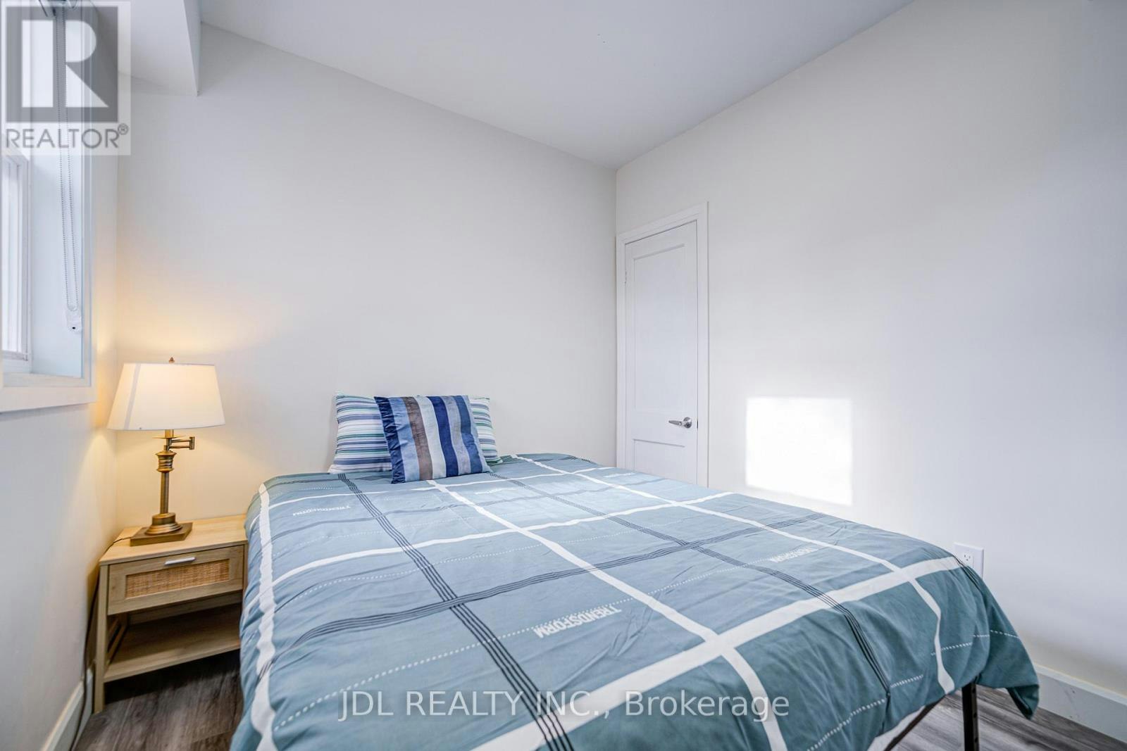 6-5 Sorauren Avenue, Toronto, ON, M6R 2C6 - 11