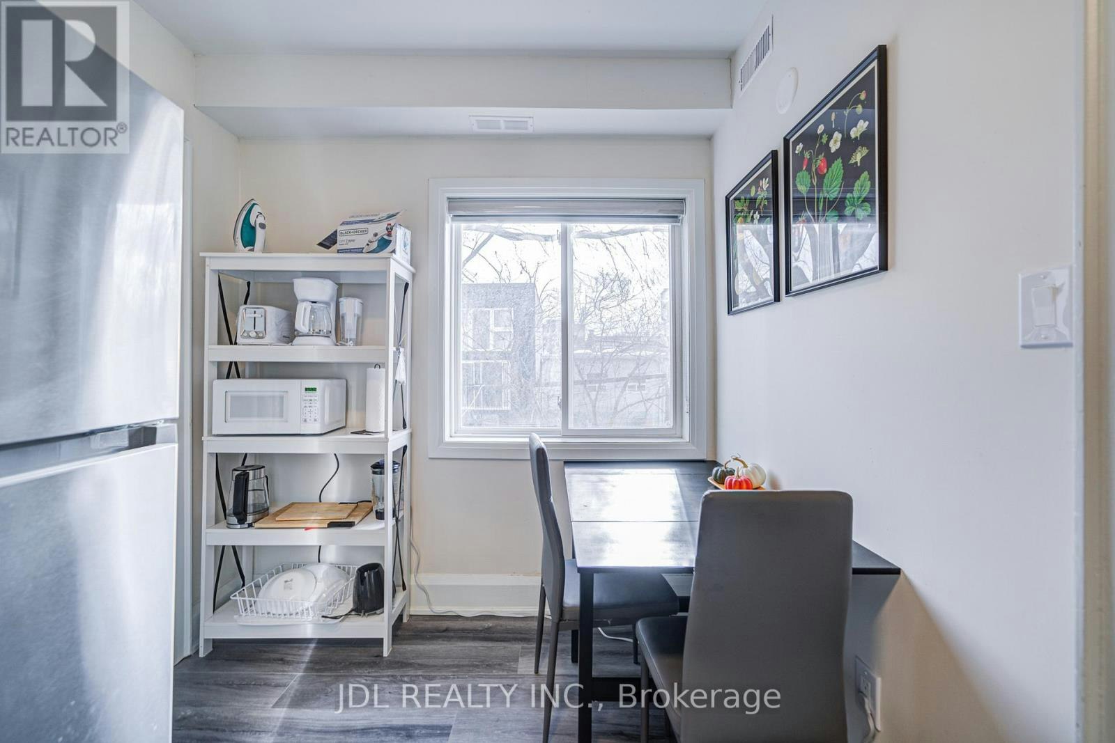 6-5 Sorauren Avenue, Toronto, ON, M6R 2C6 - 19