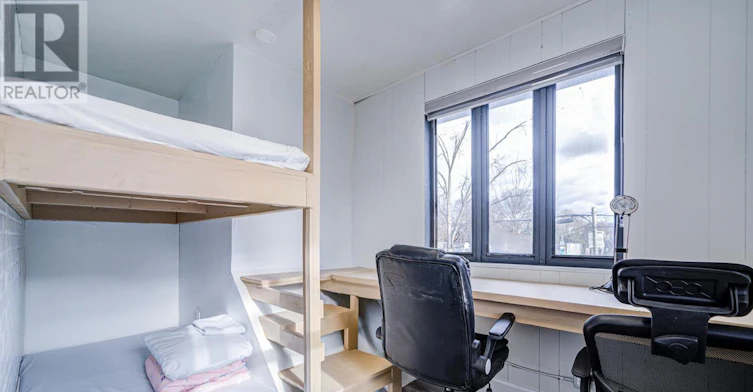 6-5 Sorauren Avenue, Toronto, ON, M6R 2C6 - 5