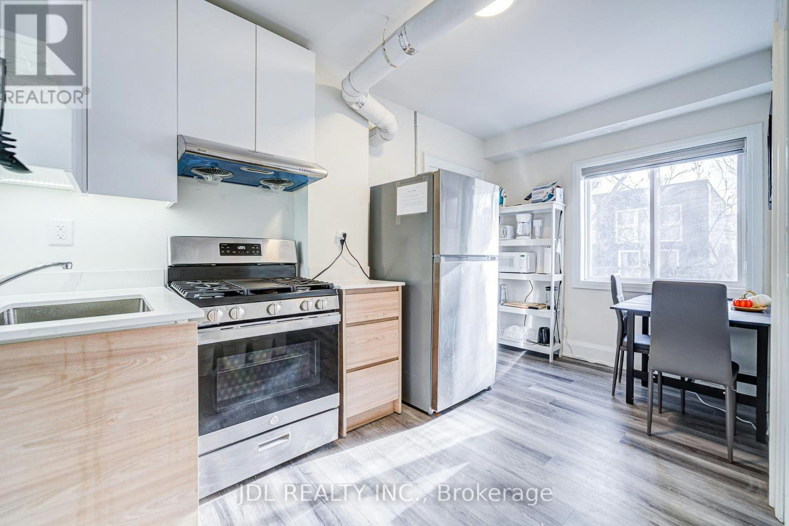 6-5 Sorauren Avenue, Toronto, ON, M6R 2C6 - 14