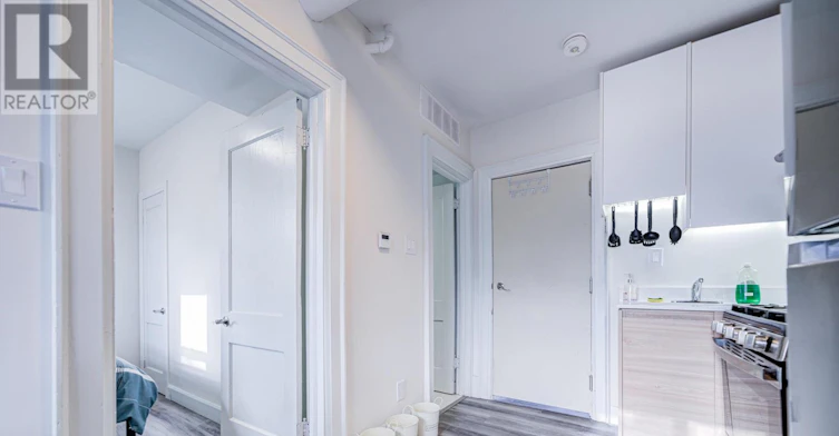 6-5 Sorauren Avenue, Toronto, ON, M6R 2C6 - 23
