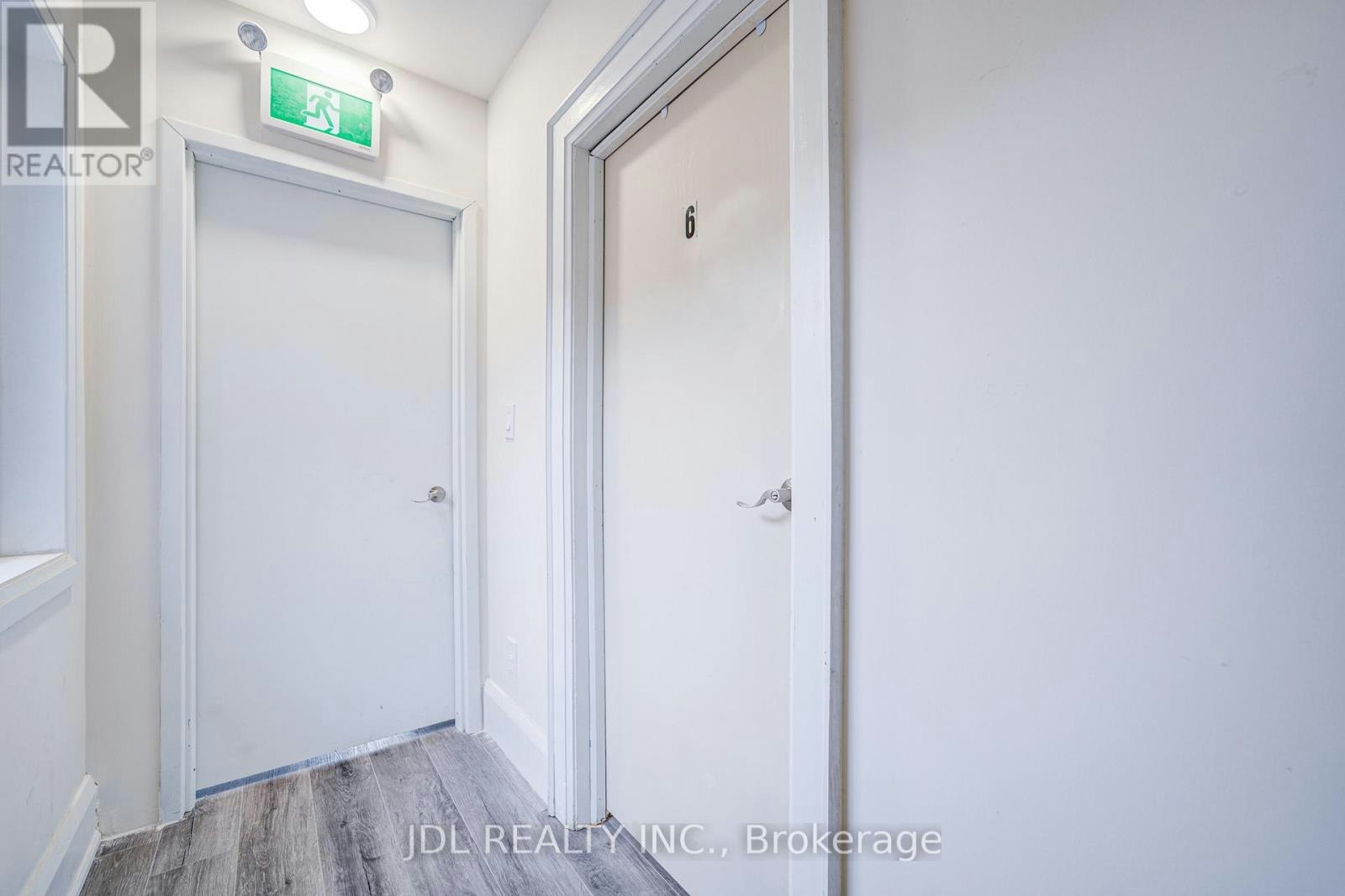 6-5 Sorauren Avenue, Toronto, ON, M6R 2C6 - 2