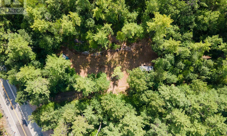 5032 Round Lake Road