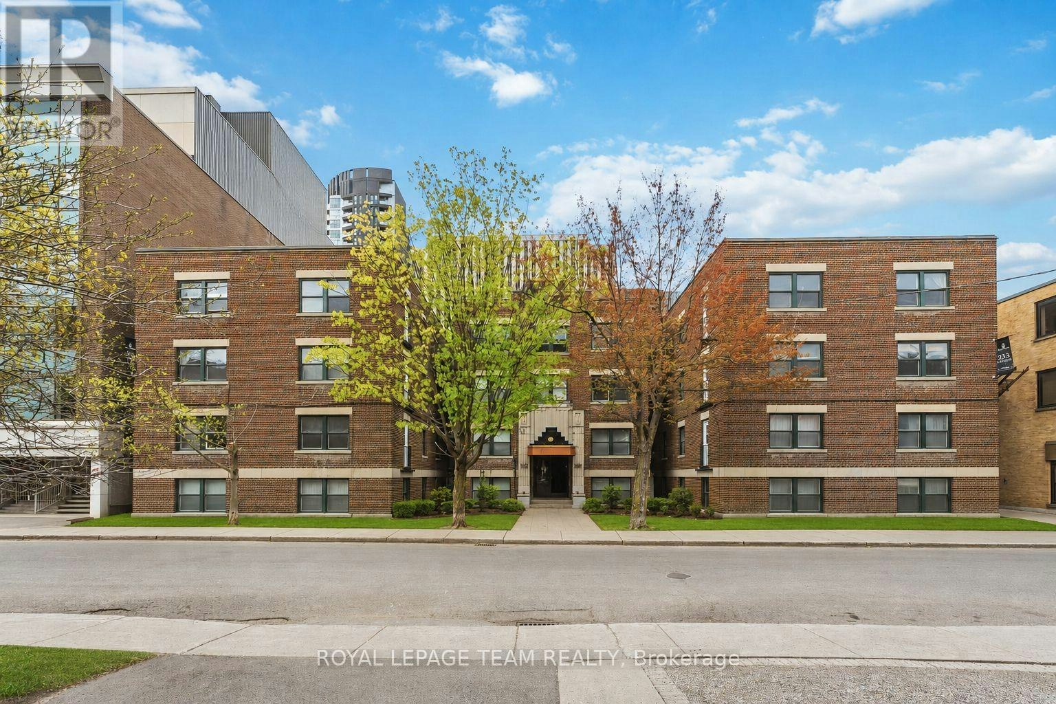 30-235 Cooper Street, Ottawa, ON, K2P 1L7