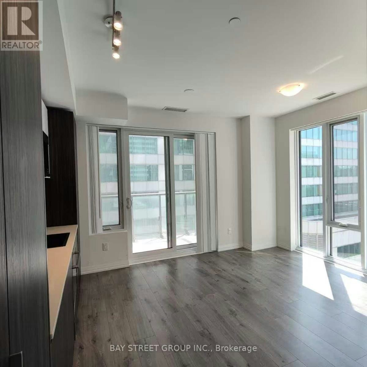 1612-8 Widmer Street, Toronto, ON, M5V 0W6 - 2