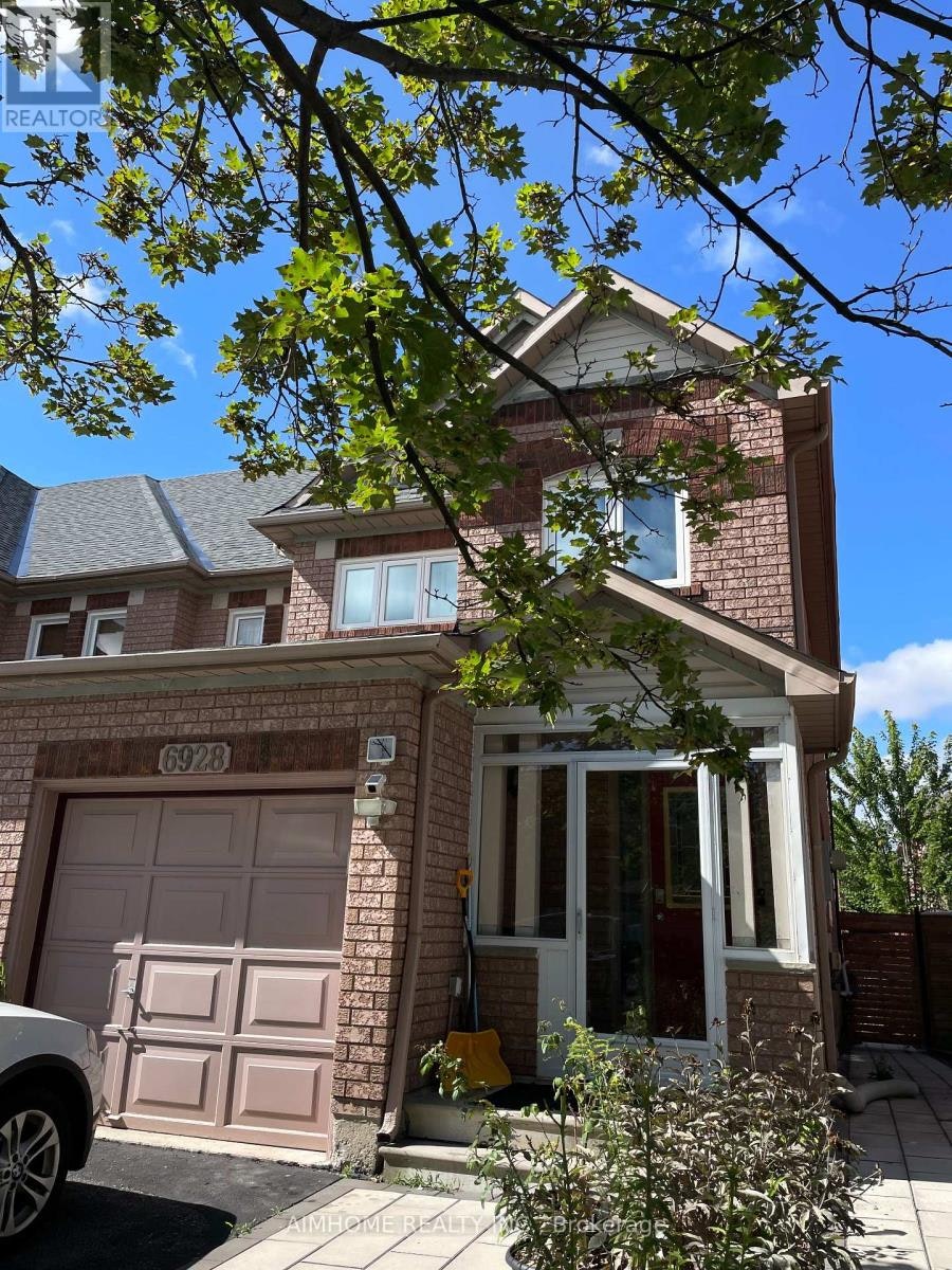 6928 Glory Court, Mississauga, ON, L5N 7E1