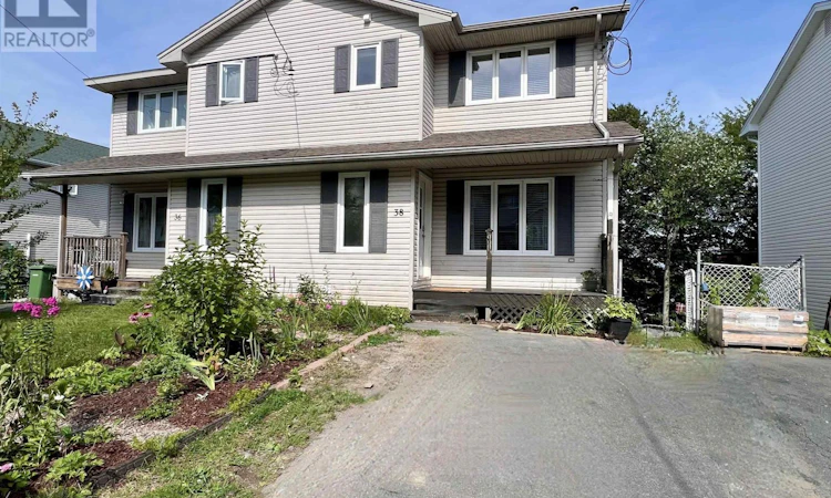 38 Serocco Crescent