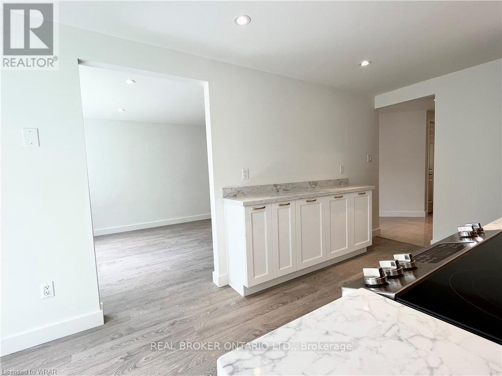 412 Exmoor Street, Waterloo, ON, N2K 3T1 - 3