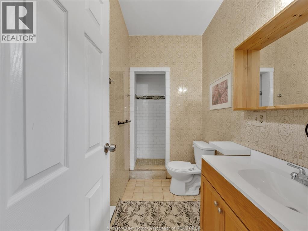 Upper-677 Marentette, Windsor, ON, N9A 1Z3 - 7