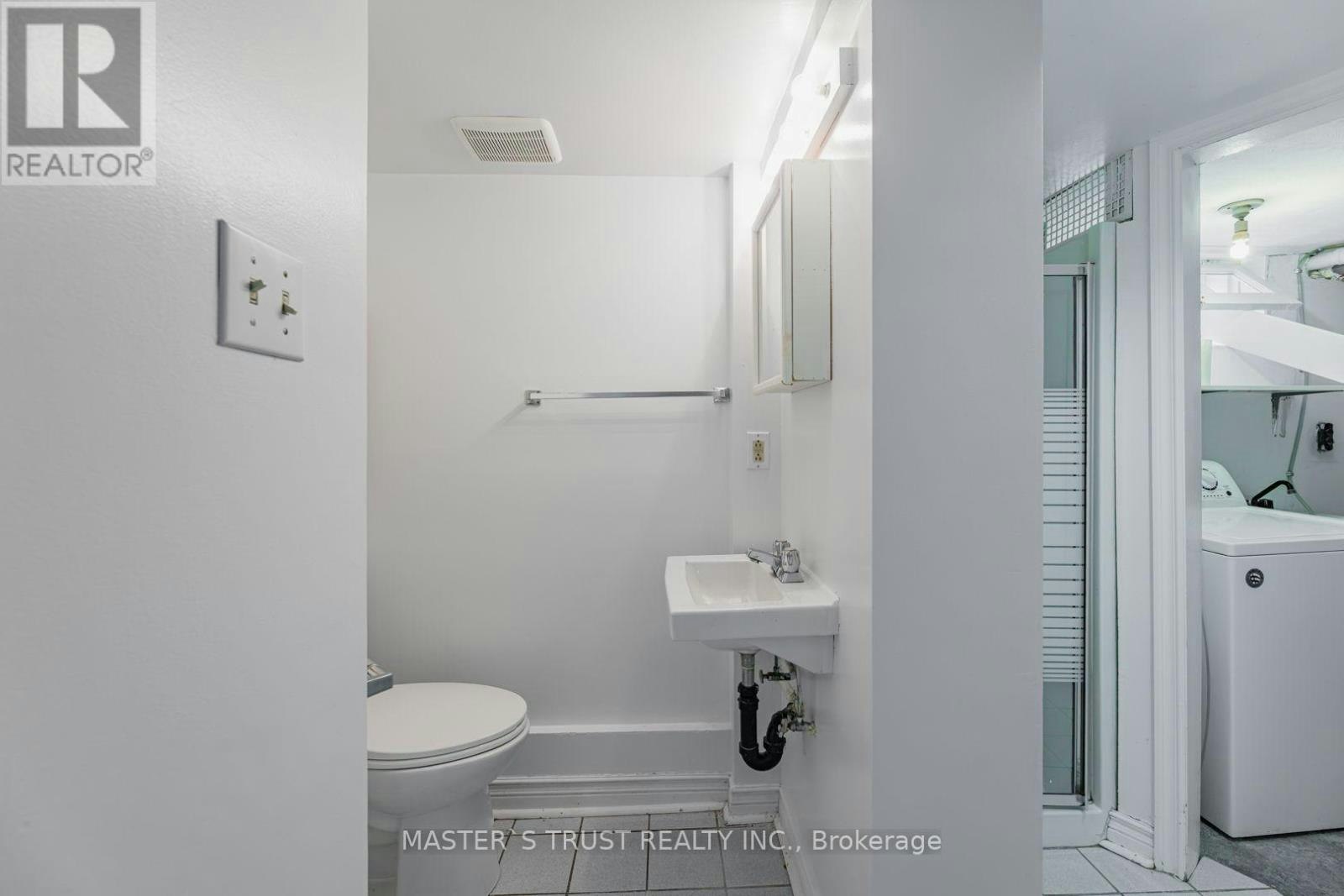 BSMT-140 Davisville Avenue, Toronto, ON, M4S 1E8 - 19