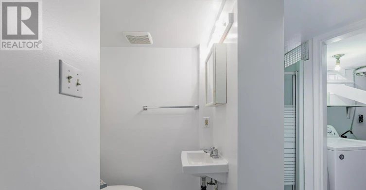 BSMT-140 Davisville Avenue, Toronto, ON, M4S 1E8 - 19