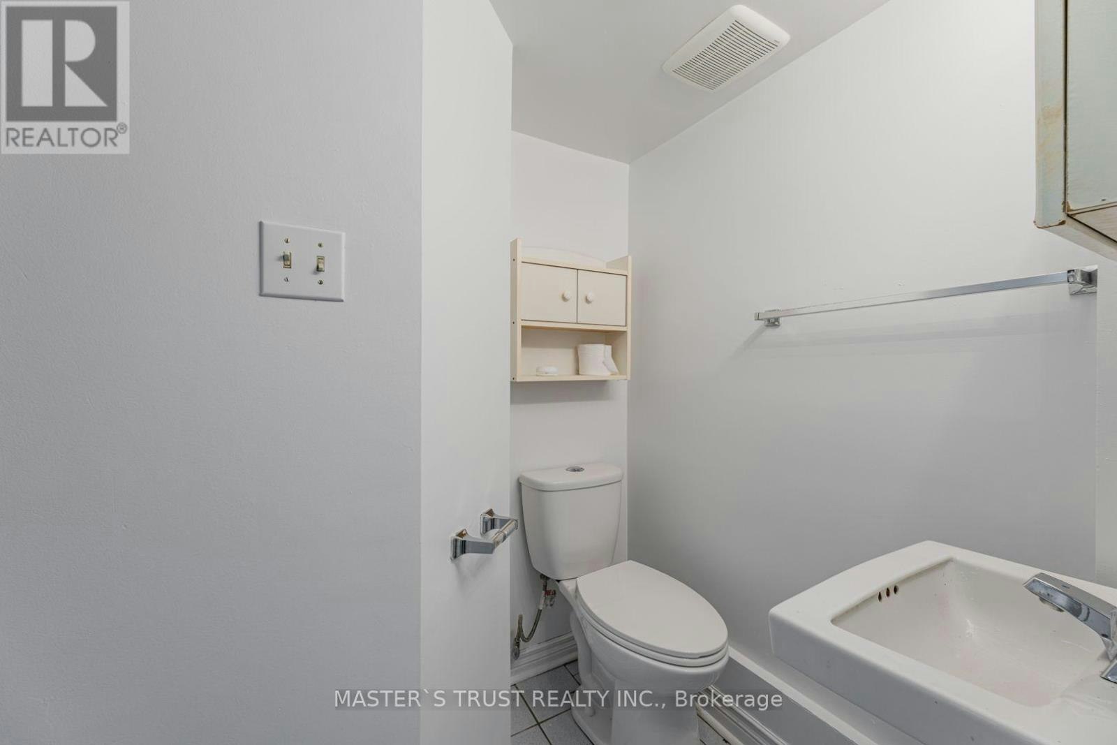 BSMT-140 Davisville Avenue, Toronto, ON, M4S 1E8 - 18